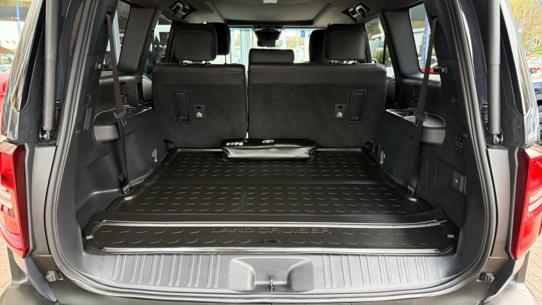 Toyota Land Cruiser 2.8 D-4D 204 Invincible 5dr Auto [7 Seat] Diesel Station Wagon